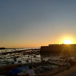 https://la-caleta-de-cadiz-wifi.hotelsincadiz.net